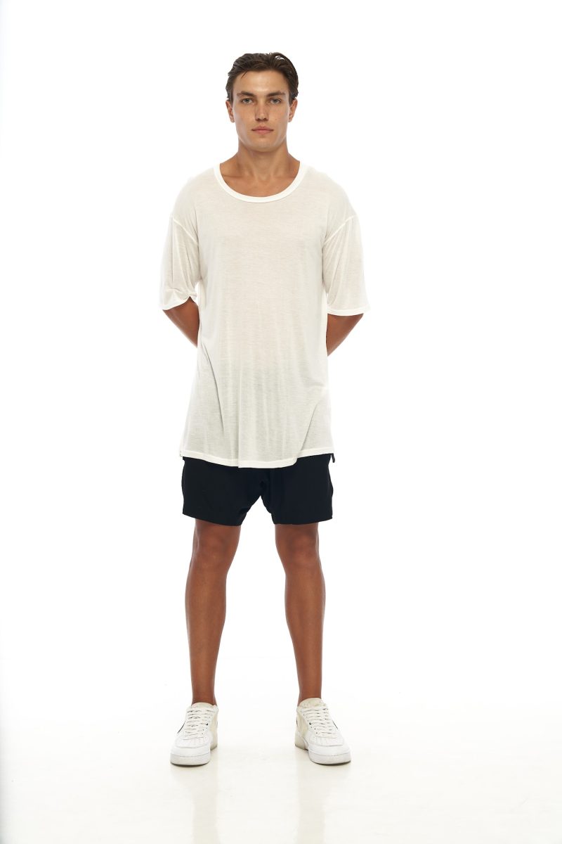 DUNE · Camiseta moda cómoda. Con Bajo redondeado, cuello amplio y mangas al codo