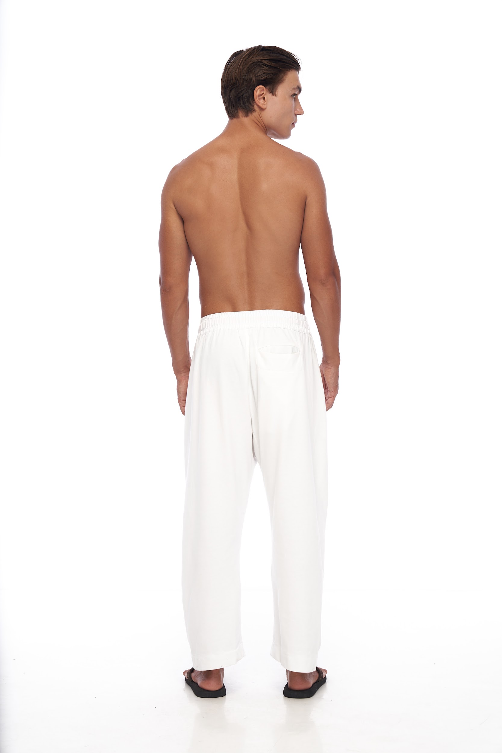 DUNE · Pantalón moda ancho, confortable, con cremalleras tiradores y detalle entrepierna.