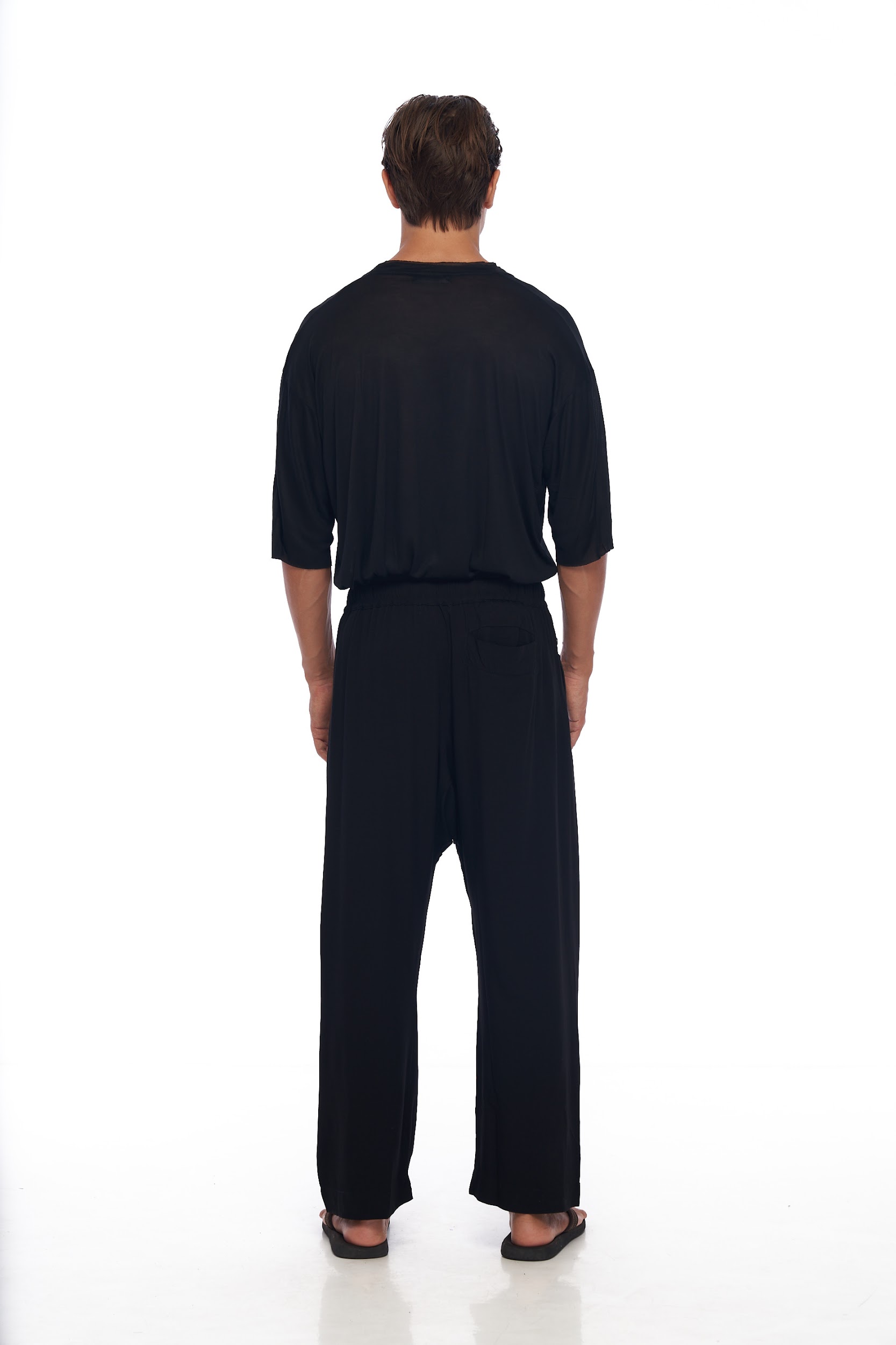 DUNE · Pantalón moda ancho, confortable, con cremalleras tiradores y detalle entrepierna.