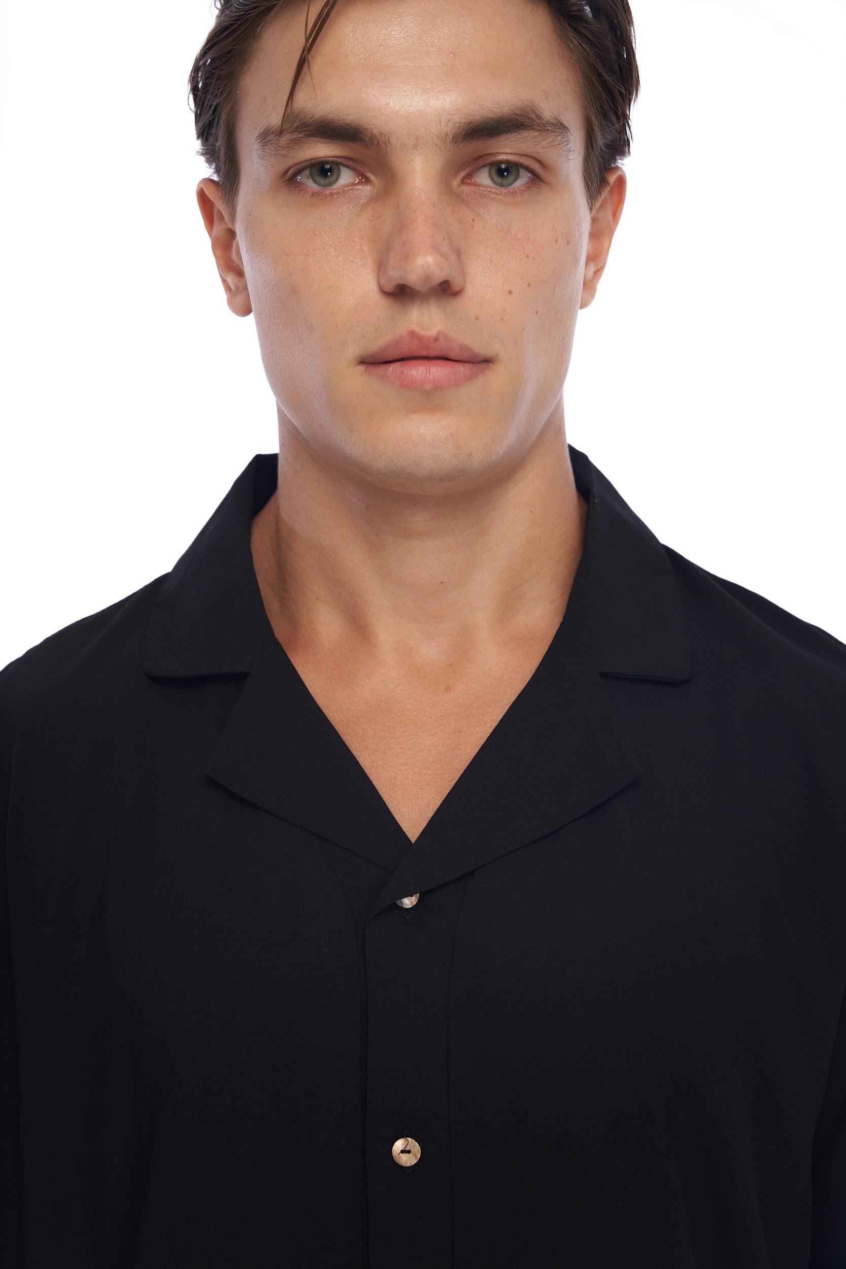 DUNE · Camisa básica elegante estilo vintage larga, con aberturas laterales y mangas al codo.