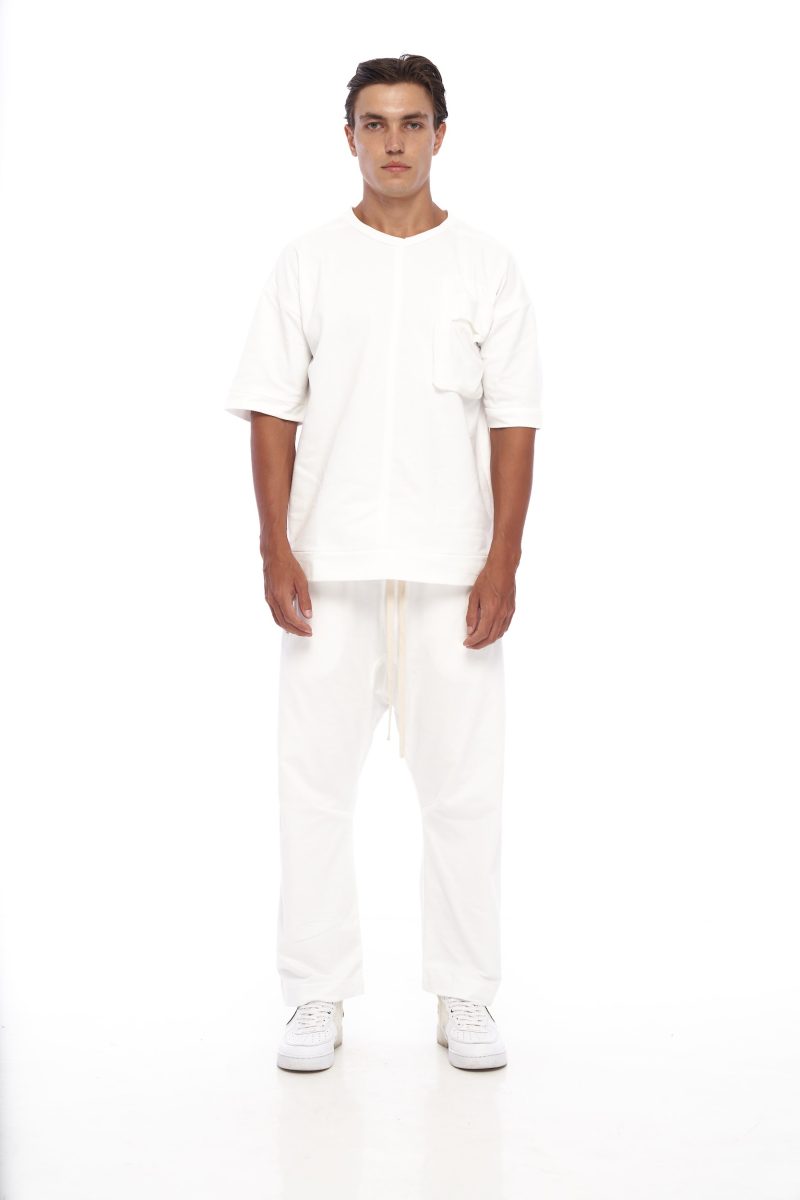 DUNE · Sudadera moda cómoda. Manga corta al codo, bolsillo delantero, cenefas en mangas y bajo. Costura central.