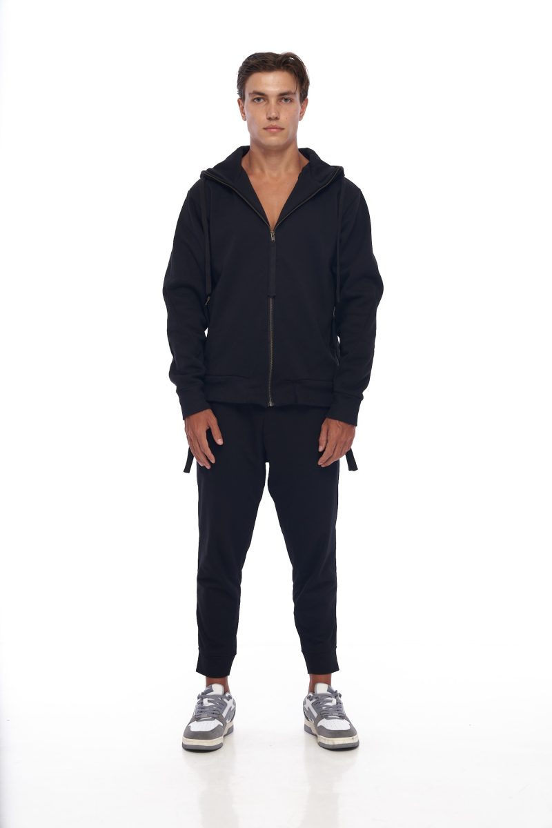 DUNE · Sudadera básica cómoda con capucha y bolsillos cremalleras con tiradores.